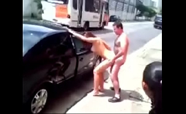 Mulher fazendo sexo na rua porno